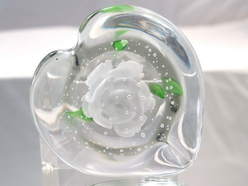 M Design Art Handcraft Glass White Flower Paperweight
